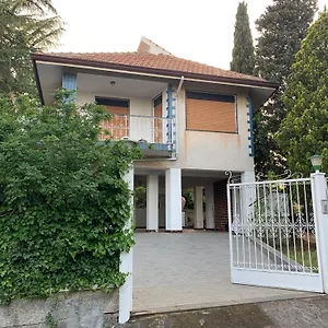 La Di Flora Singola Monterosso Etneo Casa vacanze Fleri