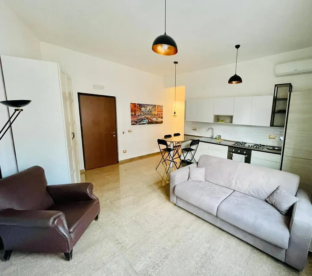 Interno Dieci Rome