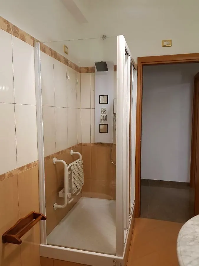 Interno Dieci Rome